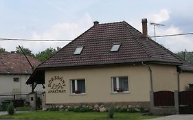 Boerzsoeny Apartman